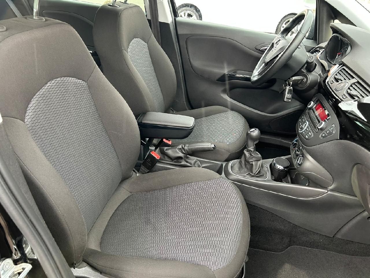 Fahrzeugabbildung Opel Corsa E Active