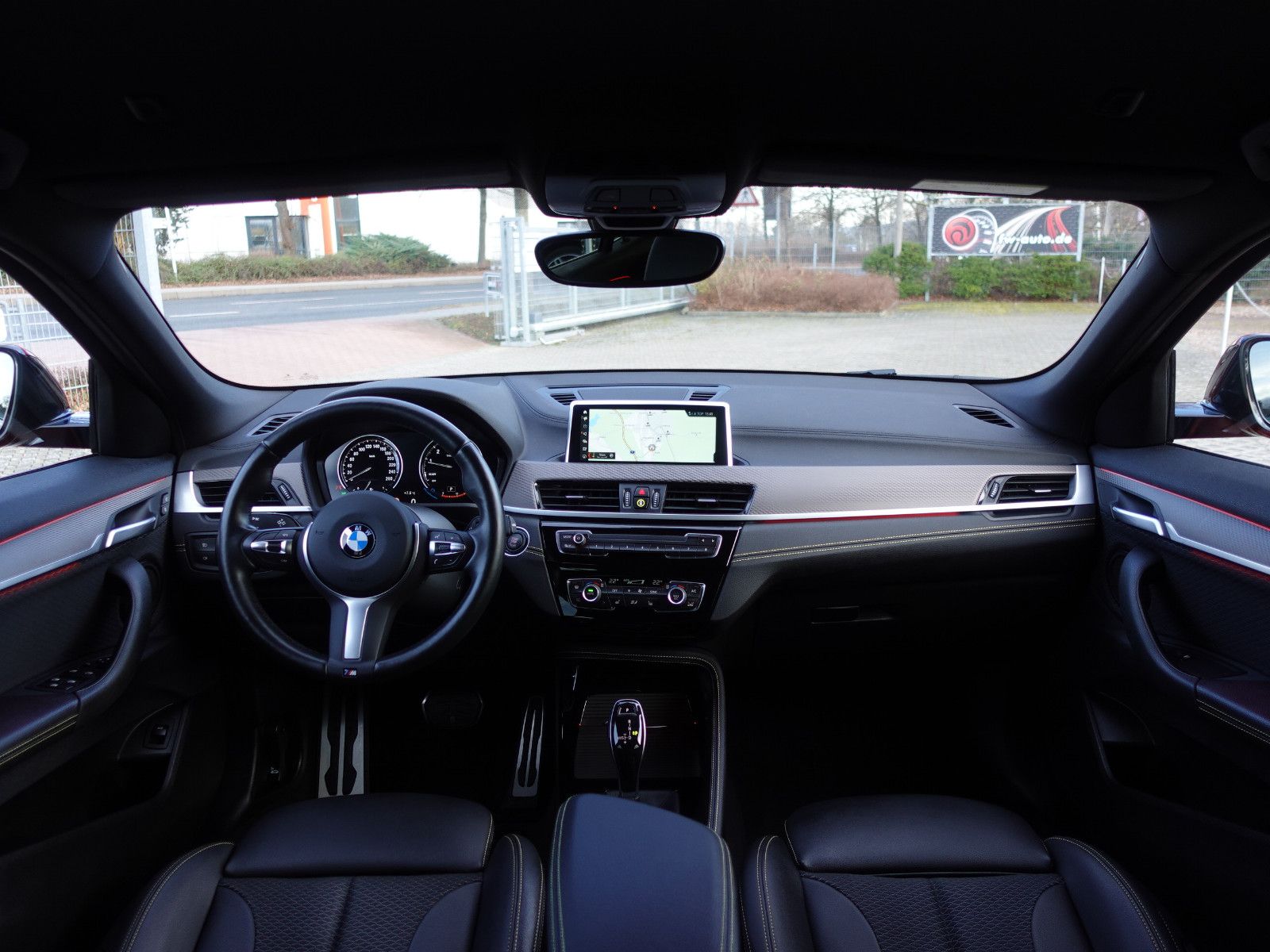 Fahrzeugabbildung BMW X2 xDrive20i Aut. M Sport Shadow HiFi AHK Cam