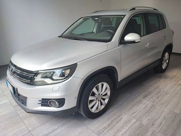 Volkswagen Tiguan - 1