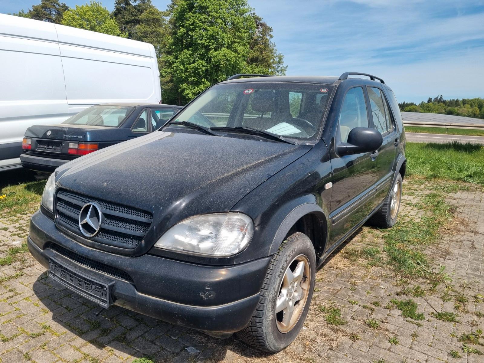 Mercedes-Benz ML 320 -