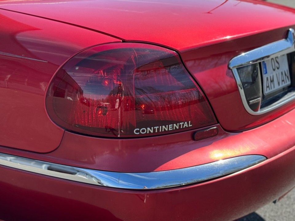 Fahrzeugabbildung Lincoln Continental Vinyl Dach kein Cabriolet V8