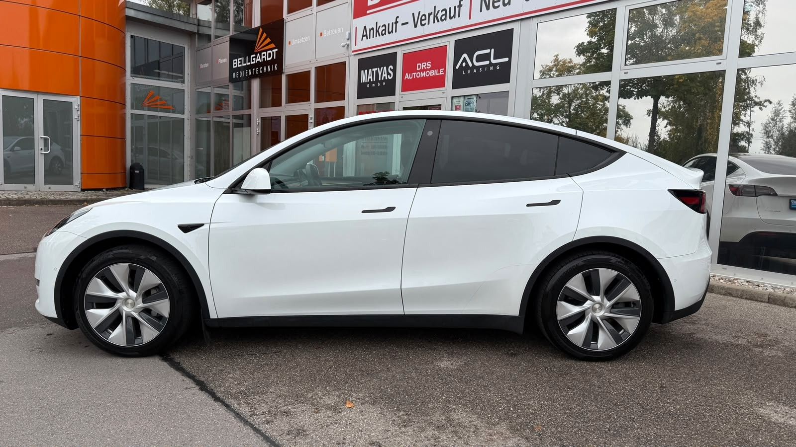 Tesla Model Y Long Range Dual AWD/AHK/Pano imagem 2