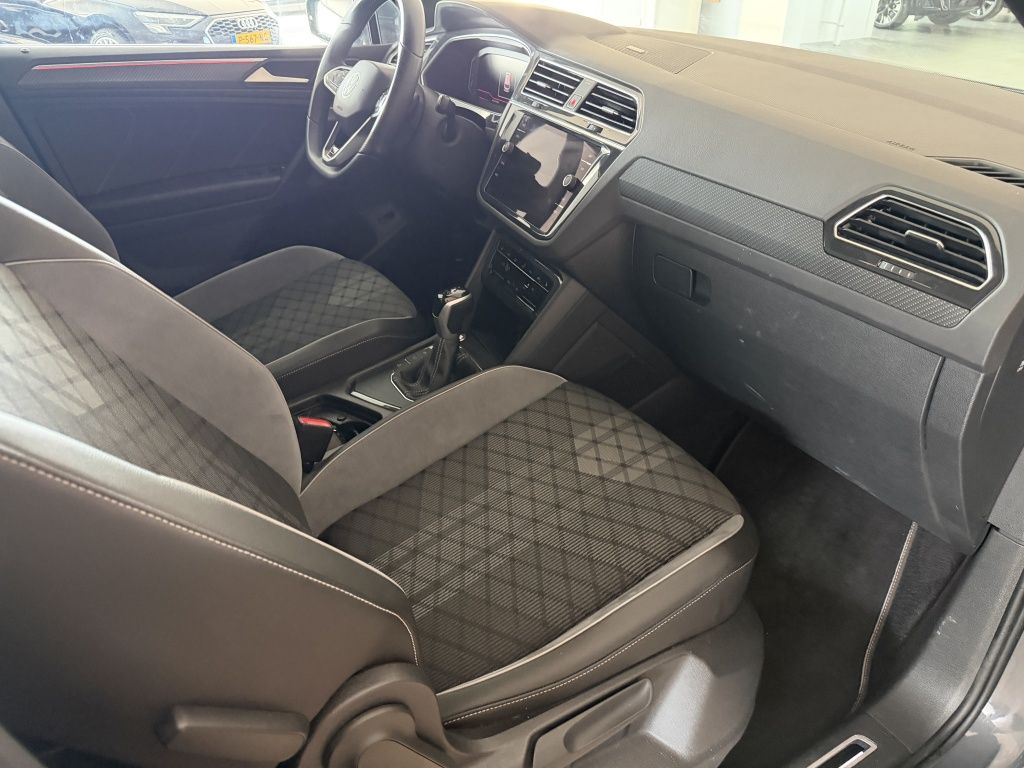 Volkswagen Tiguan 1.5 TSI R-Line Business imagem 3