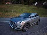 Hyundai Tucson 1.6 T-GDI Premium 4WD DCT V... - Hyundai Accent mit Benzin-Antrieb: Automatik