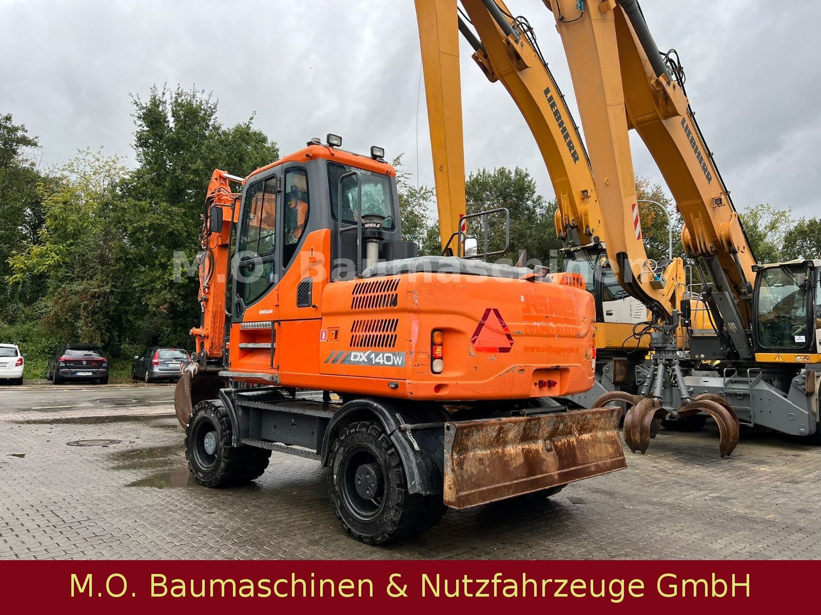 Fahrzeugabbildung Doosan DX 140W-3/Umschlagbagger/Vollgummibagger