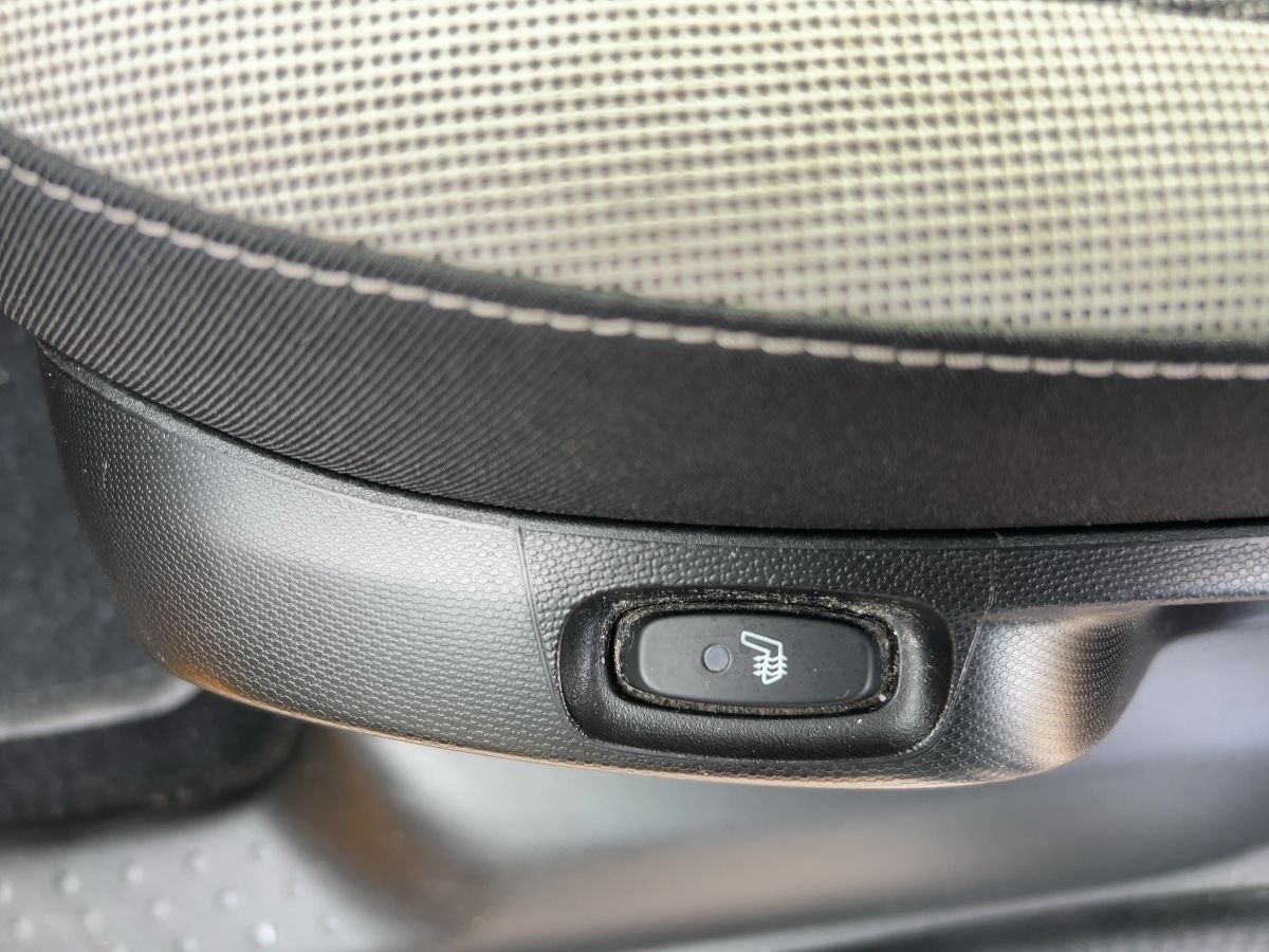 Fahrzeugabbildung Renault Twingo ZEN SCe 65 - mit KI generiert/bearbeitet