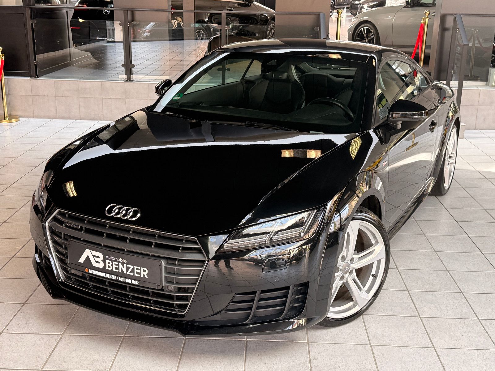Fahrzeugabbildung Audi 2.0 TFSI quattro/S-LINE/AUTOMATIK/RS-SITZE/LED