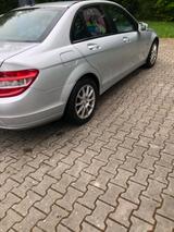 Mercedes-Benz C 180 CGI BlueEFFICIENCY Autom. - - Mercedes-Benz C 180 aus 2010