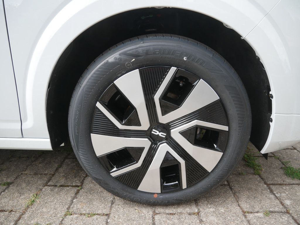 Fahrzeugabbildung Dacia Sandero Expression TCe 100