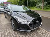 Hyundai i40 cw Premium Aut/Euro6/Navi/Kamera/PDC/LED - Hyundai i40 mit Benzin-Antrieb: Automatik