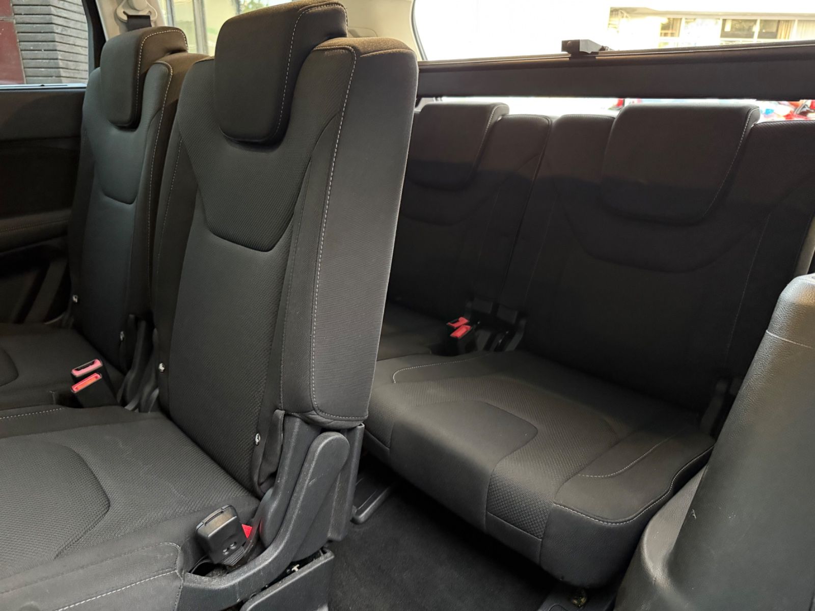 Fahrzeugabbildung Ford S-MAX Titanium/LED/AHK/7-Sitzer/8.Fach/Automatik