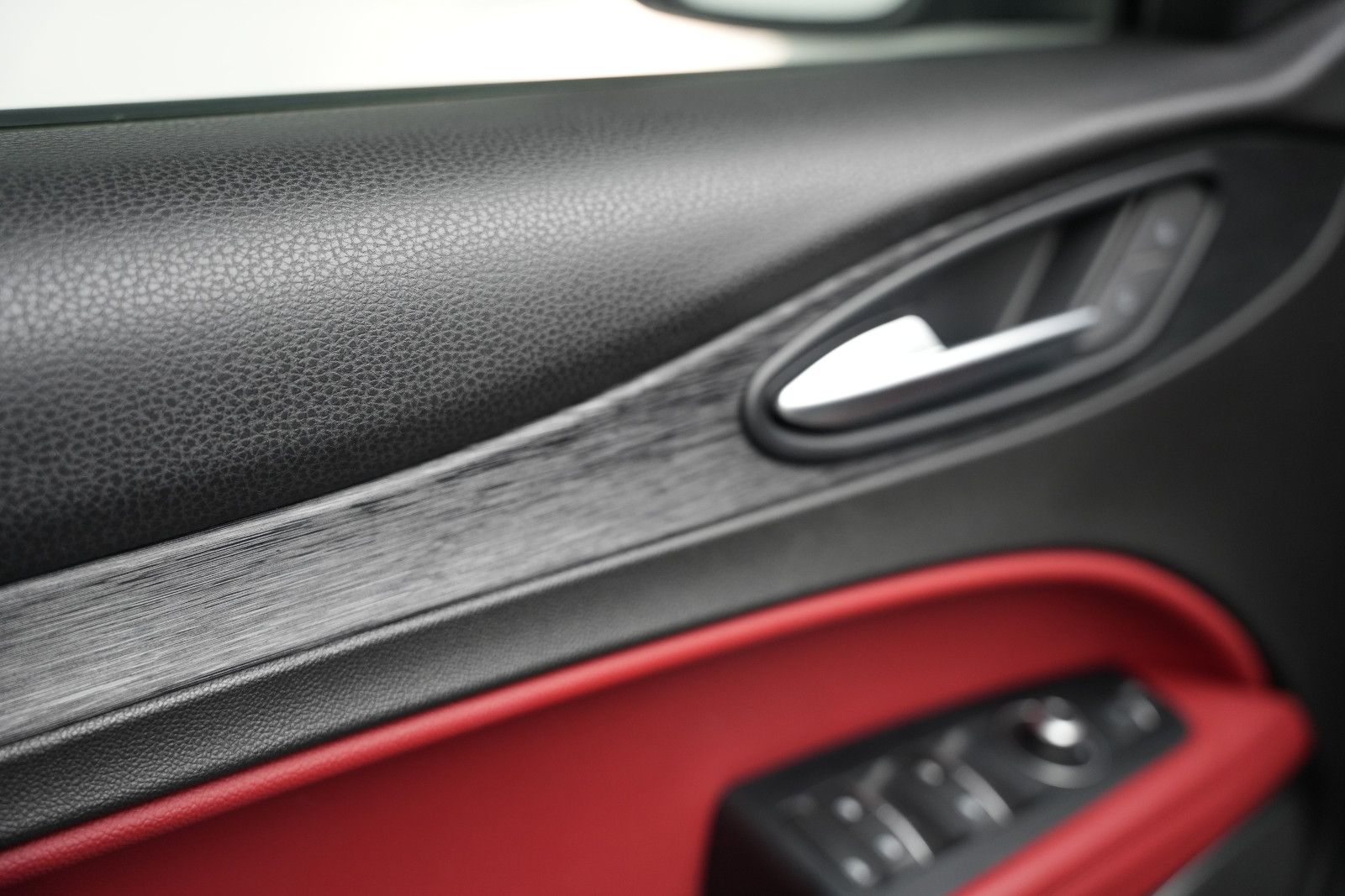 Fahrzeugabbildung Alfa Romeo Stelvio Super Q4/BI-XENON/PDC/AUTOMATIK/SPURHALT