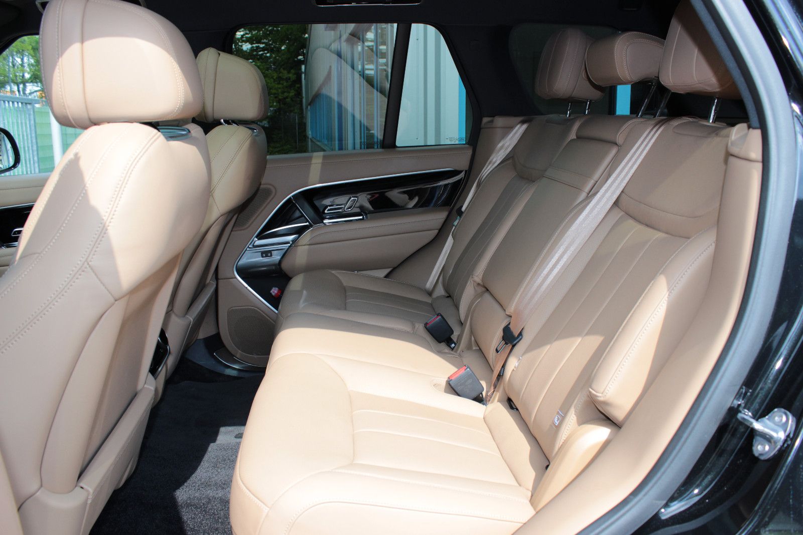 Fahrzeugabbildung Land Rover *MY25* Range Rover P460e HSE Hybrid