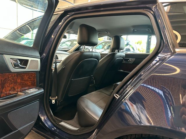 Jaguar XF *Keyless*AHK*BI-XENON*Leder*2-Zonen*
