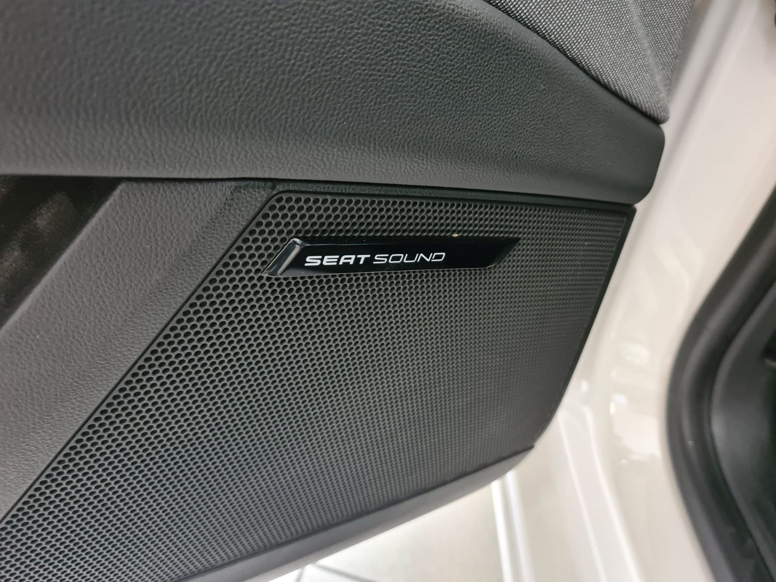 Fahrzeugabbildung SEAT Leon Style / 1. HAND / SCHEKCHEFT / GARANTIE