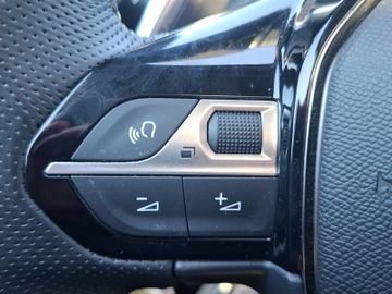 Peugeot 2008 GT 1.2 PureTech 130 360+AHK+Kam.+KeyLess+SD