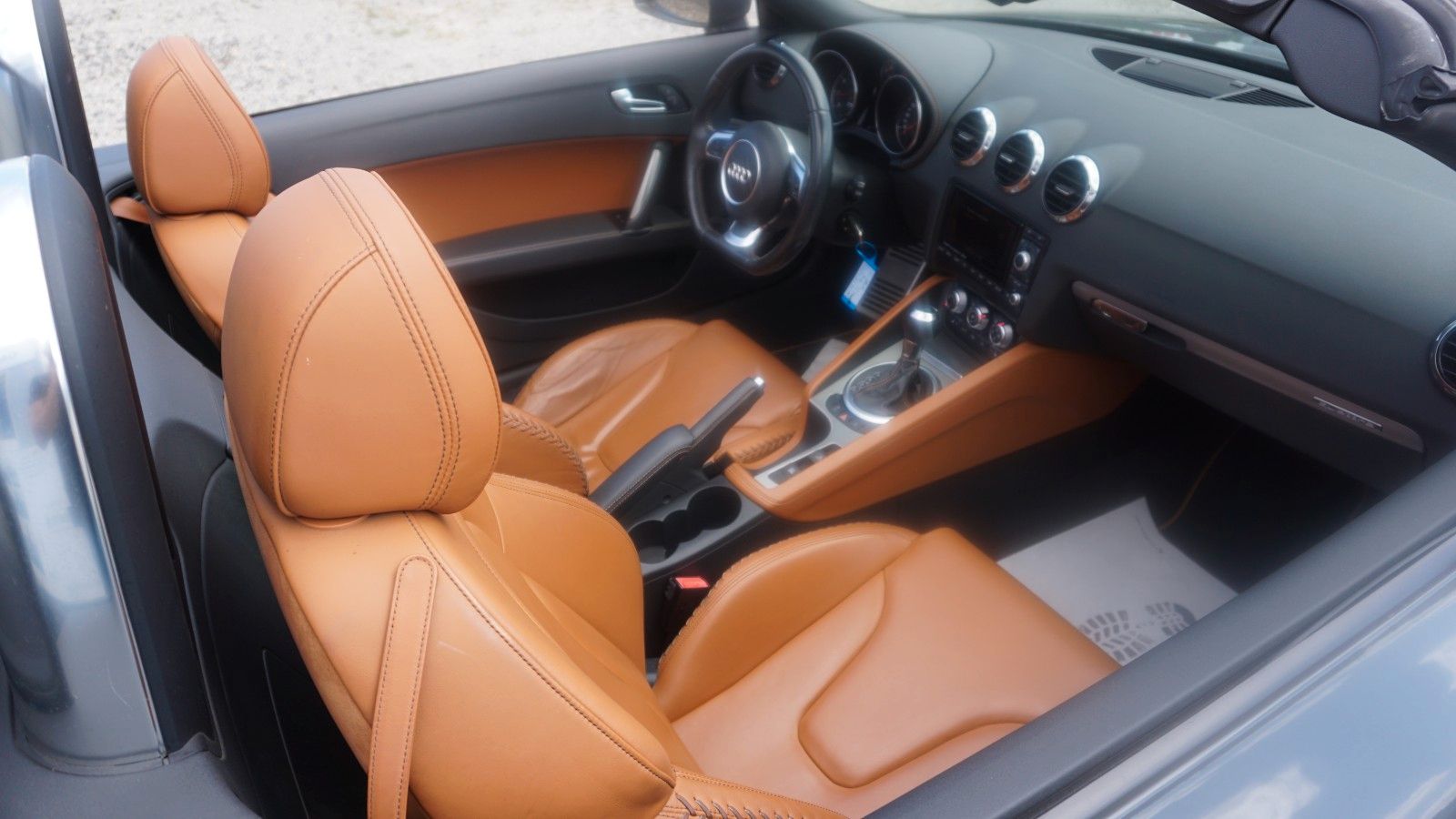 Fahrzeugabbildung Audi TT Roadster 2.0 TFSI quattro,Leder,Navi,Xenon,SH