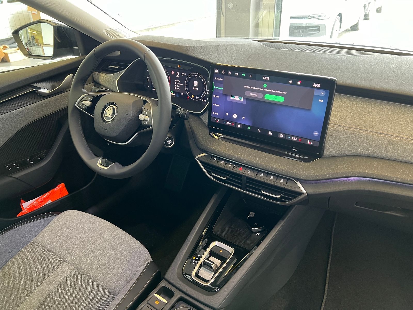 Fahrzeugabbildung SKODA Octavia Combi FL Exclusive 1.5 TSI mHEV DSG *LED