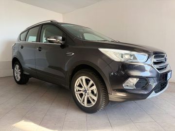 Ford Kuga - 2