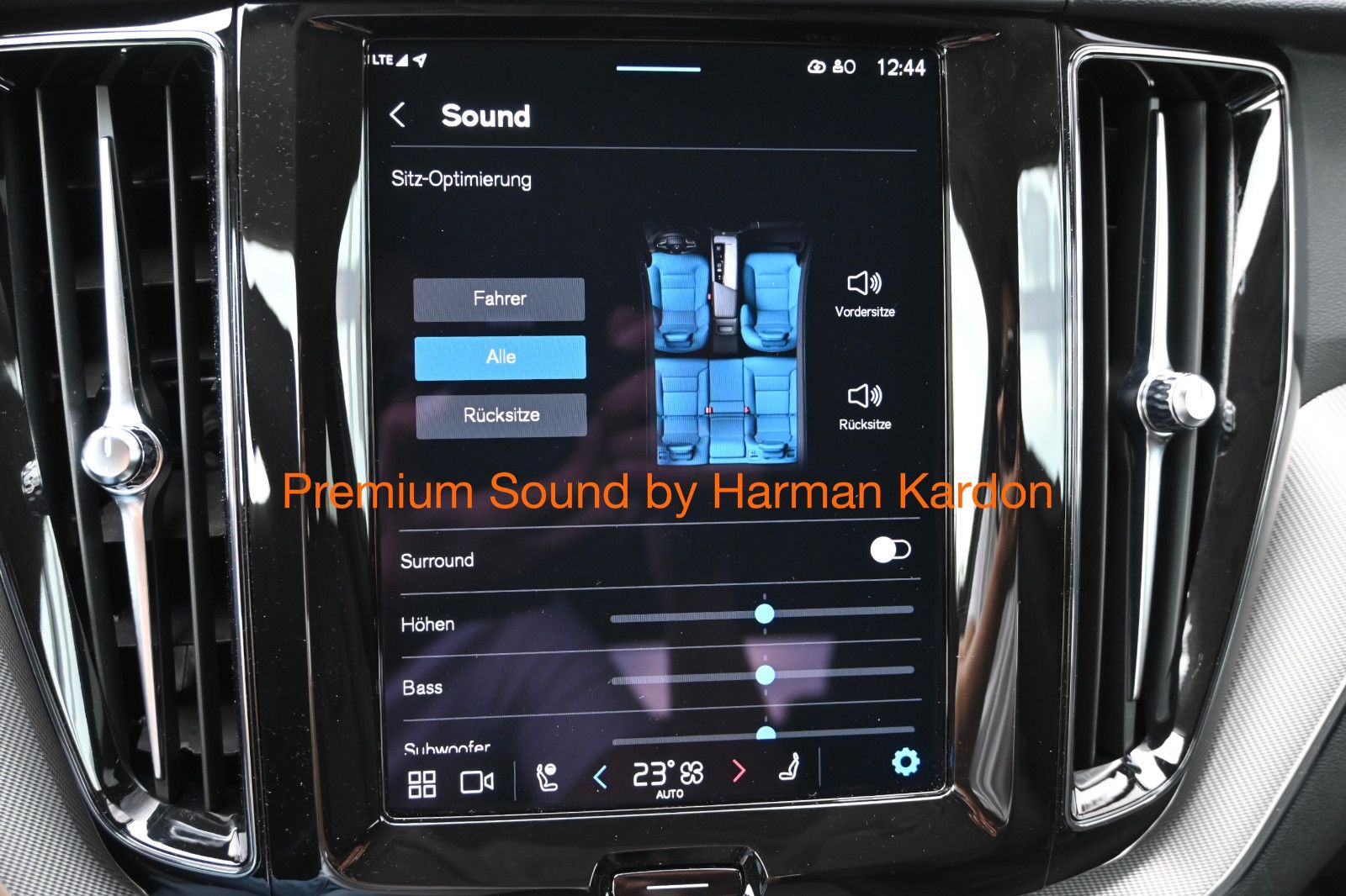 Fahrzeugabbildung Volvo XC60 B4 D Plus Dark °ACC°STANDHEIZ°360°KAM°HARM°