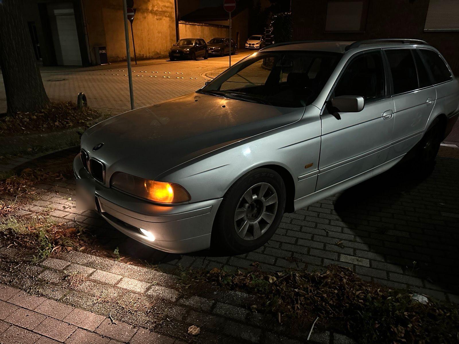 BMW 525 2004 — rear view