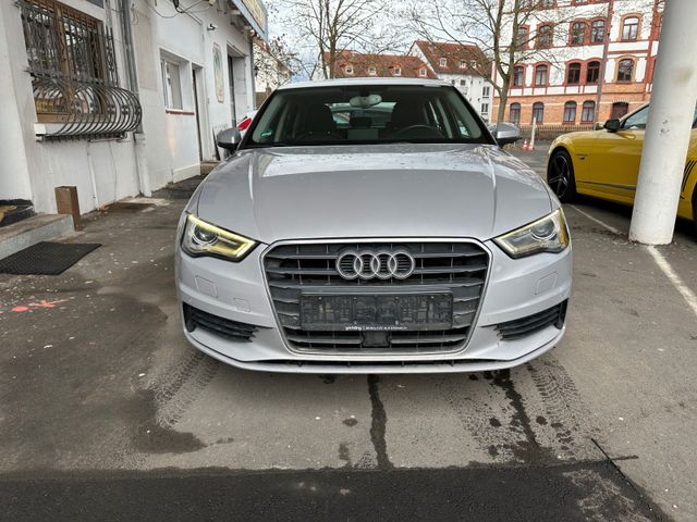 Audi A3 Limousine ambiente *Xenon Leder TOP Gepflegt*