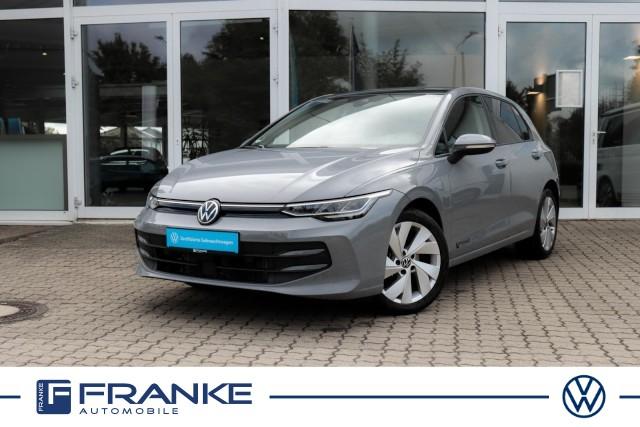 Volkswagen Golf VIII 1.5 TSI Life AHZV Panoramadach Klima