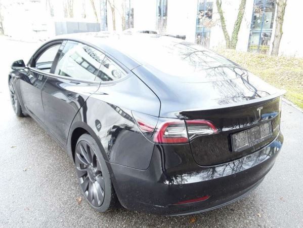 Fahrzeugabbildung Tesla Model 3 PERFORMANCE DUAL-MOTOR NAVI/LED/PANO/DAB