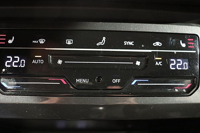 Tiguan Life 1.4 eHybrid TravelAssist AHK Navi Ka