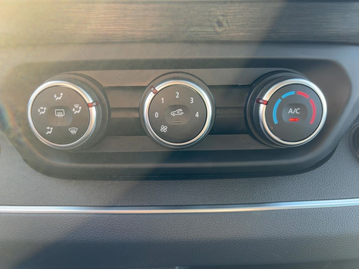 Fahrzeugabbildung Renault Trafic Pkw Life dCi 170 EDC GJR Kamera SHZ Navi