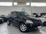 Mercedes-Benz ML 320 *AHK* *Sitzheizung* *Bi-Xenon* *Pano* - Mercedes-Benz ML-Class aus 2005