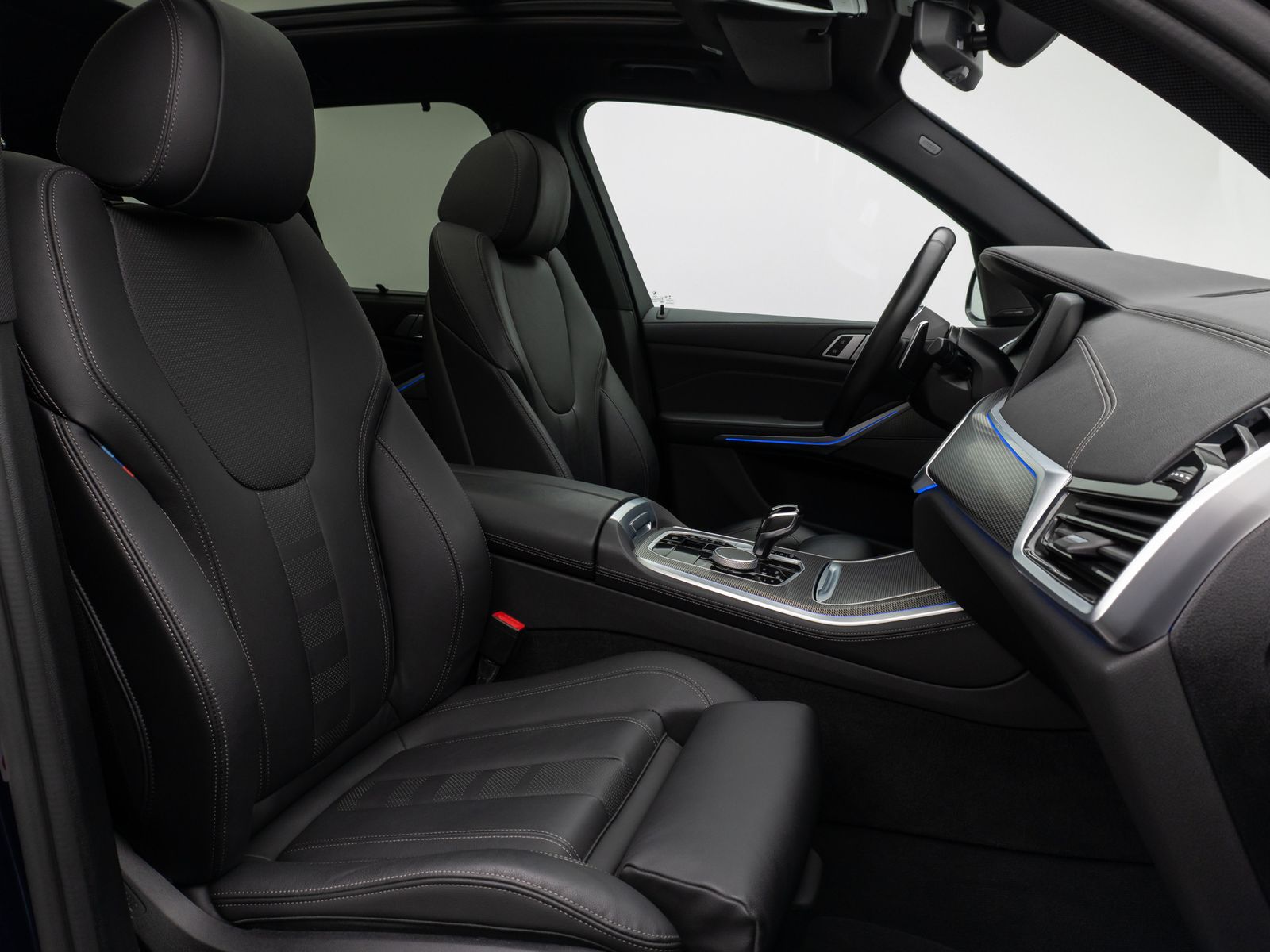 Fahrzeugabbildung BMW X5 M50i Panorama 360° DAB H/K AHK Komfort 22Zoll