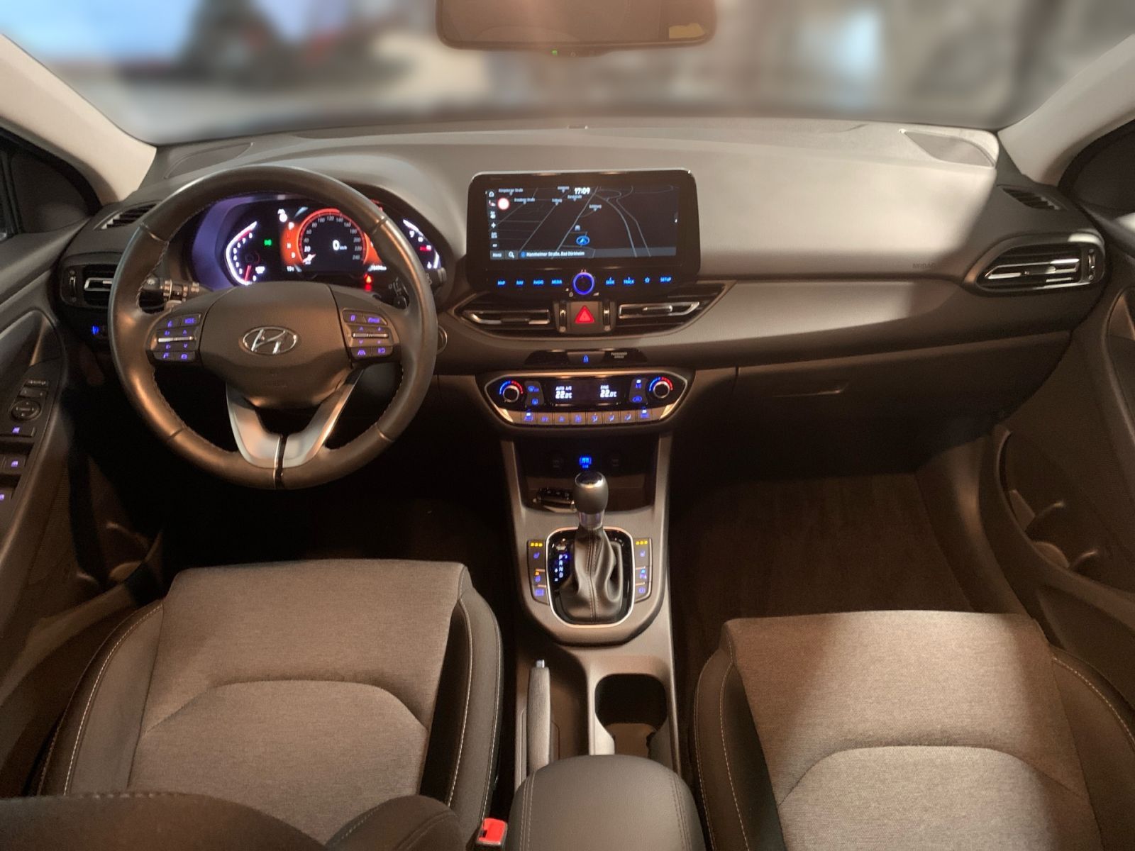 Fahrzeugabbildung Hyundai i30 Kombi 1.5 T-GDI 7-DCT Trend Mild-Hybrid Navi