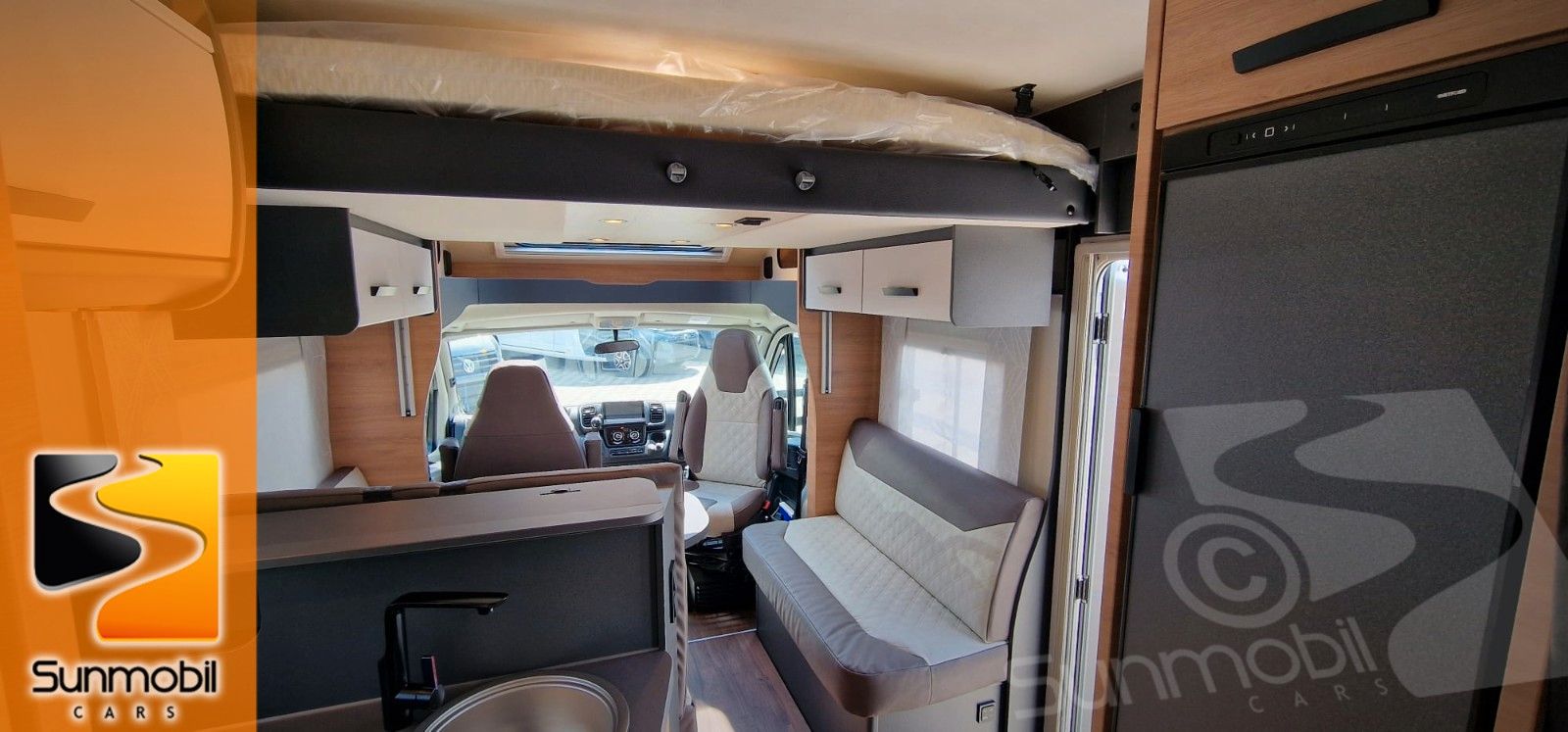 Fahrzeugabbildung Knaus Live Wave 650 MF Platinum Selection 180 PS Auto