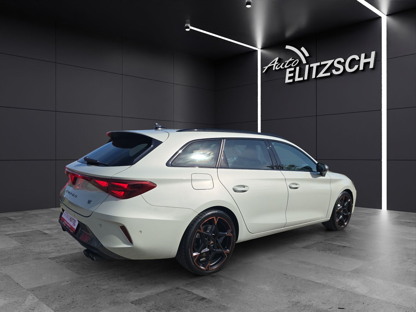 Fahrzeugabbildung CUPRA Leon Sportstourer 2.0 TSI  4Drive VZ DSG AHZ KAM
