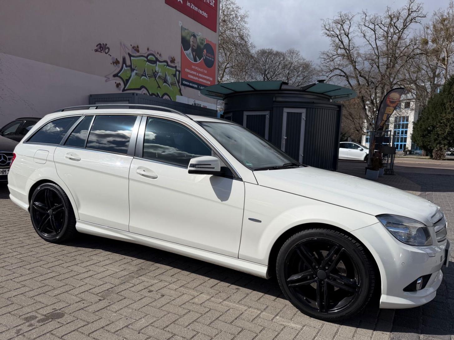 Mercedes-Benz C 180 T *AMG-LINE/EURO5/TEILLEDER/BI-XENON*