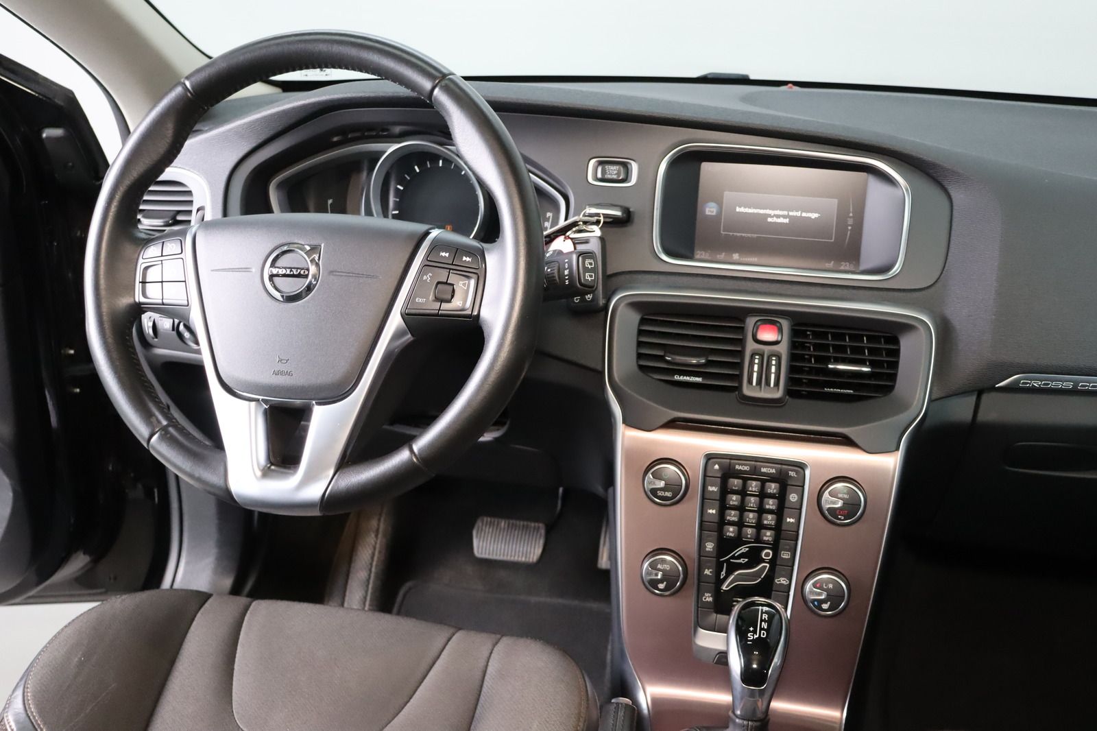 Fahrzeugabbildung Volvo V40 Cross Country * LED * Navi * RFK