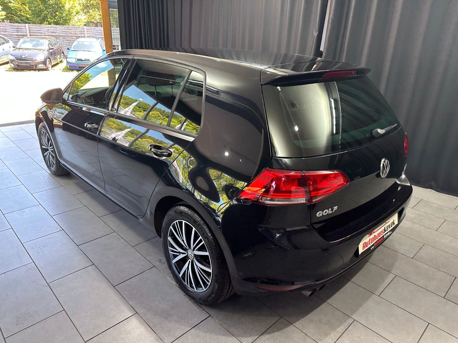 Fahrzeugabbildung Volkswagen Golf VII Lim. Allstar BMT*8-FACH*PDC*