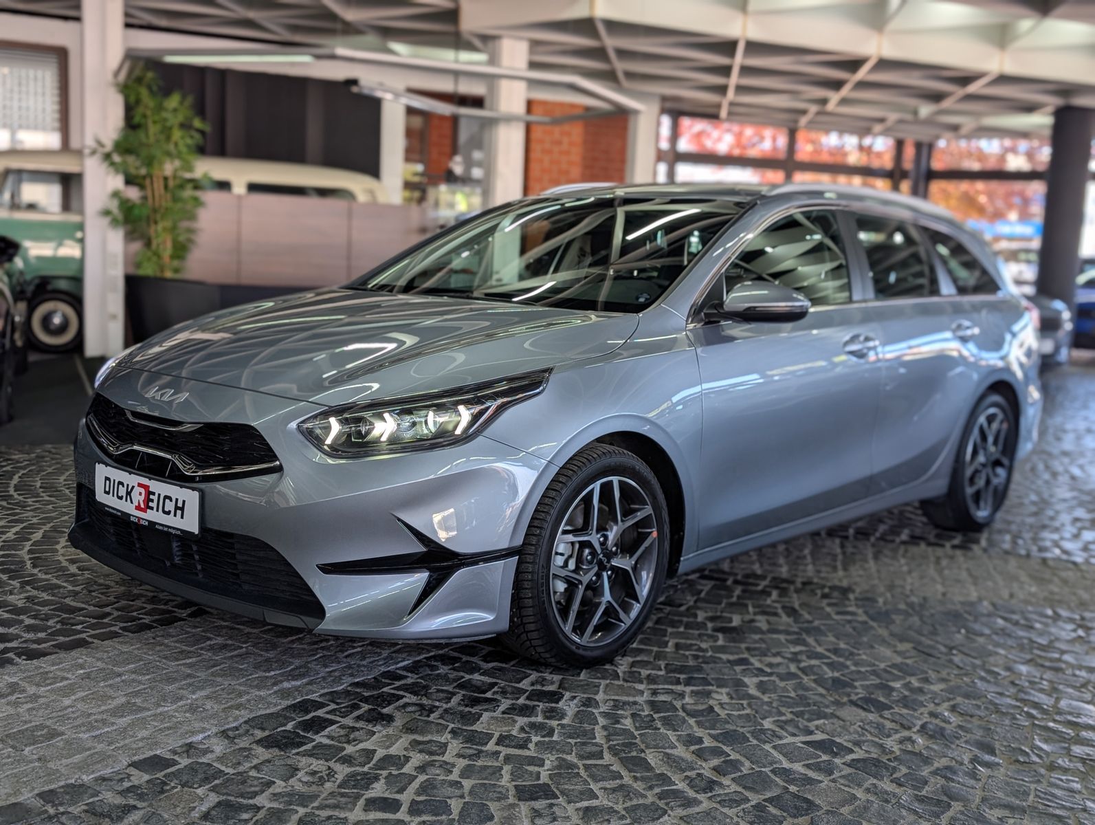 Fahrzeugabbildung Kia cee'd / Ceed 1.5 SW T-GDI Spirit SCC JBL KAM 7J