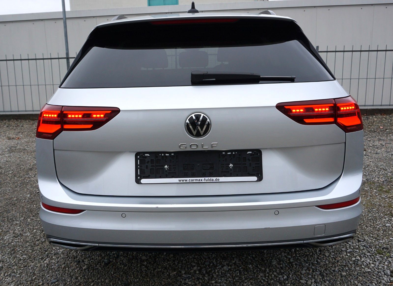 Fahrzeugabbildung Volkswagen Golf VIII Variant Style, Navi,LED,HUD,Kamera +WR