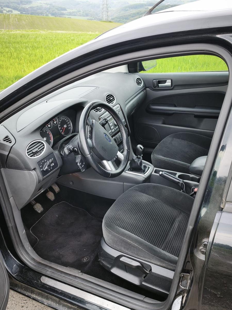 Ford Focus 2005 — photo 9