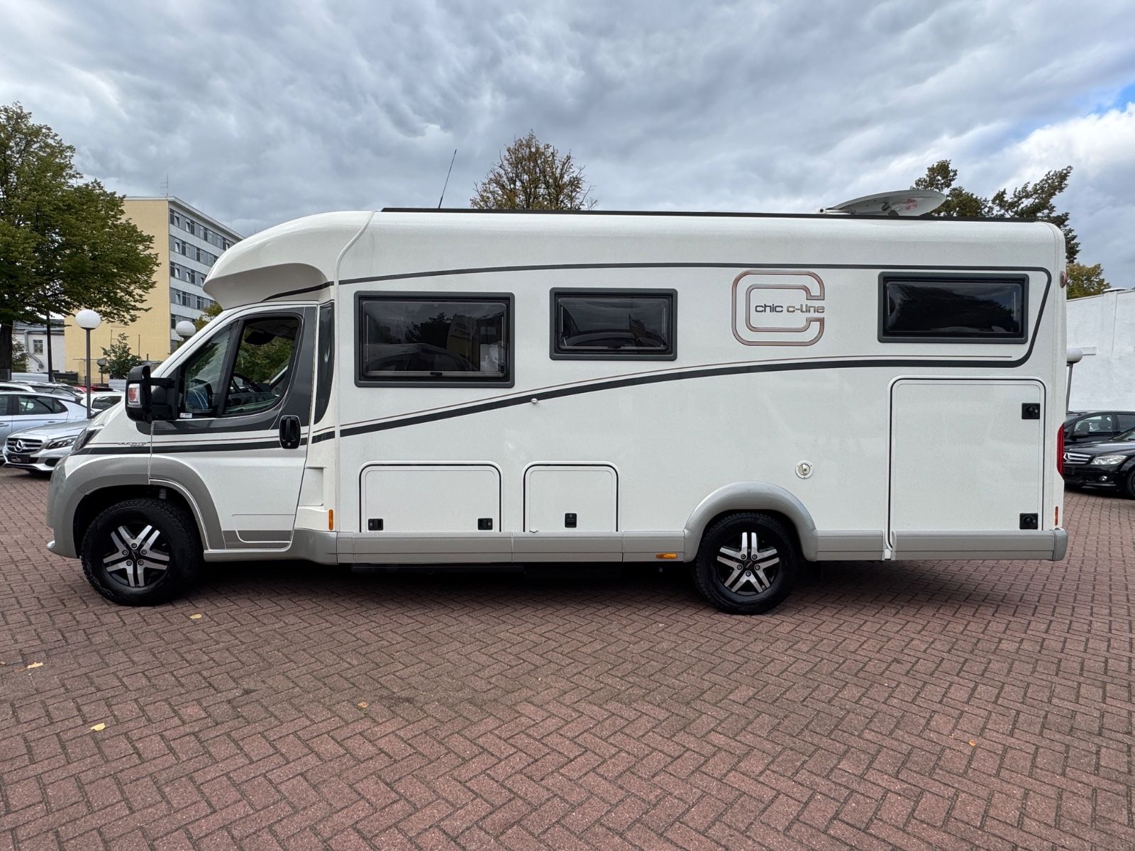 Fahrzeugabbildung Carthago CHIC C-LINE T 4.9 LE 9GT AUTOMATIK DUCATO MAXI