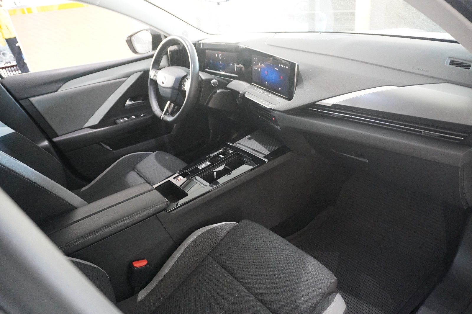 Fahrzeugabbildung Opel Astra L ST 1.5D BUSINESS NAVI/LED/KAMERA/SH/AHK