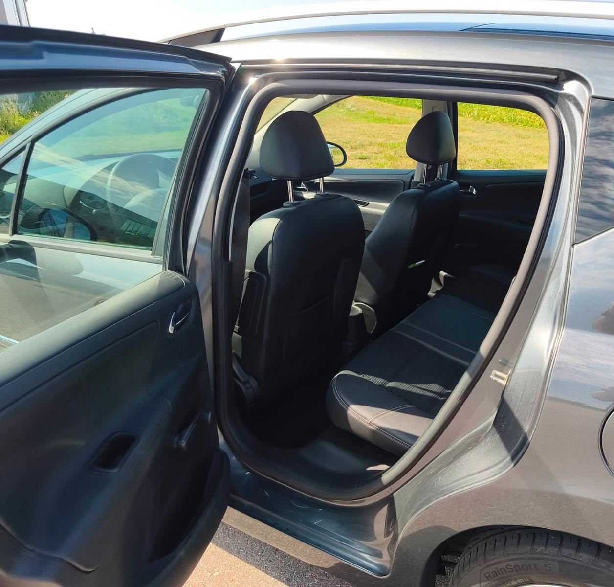 Peugeot 207 2012 — photo 8