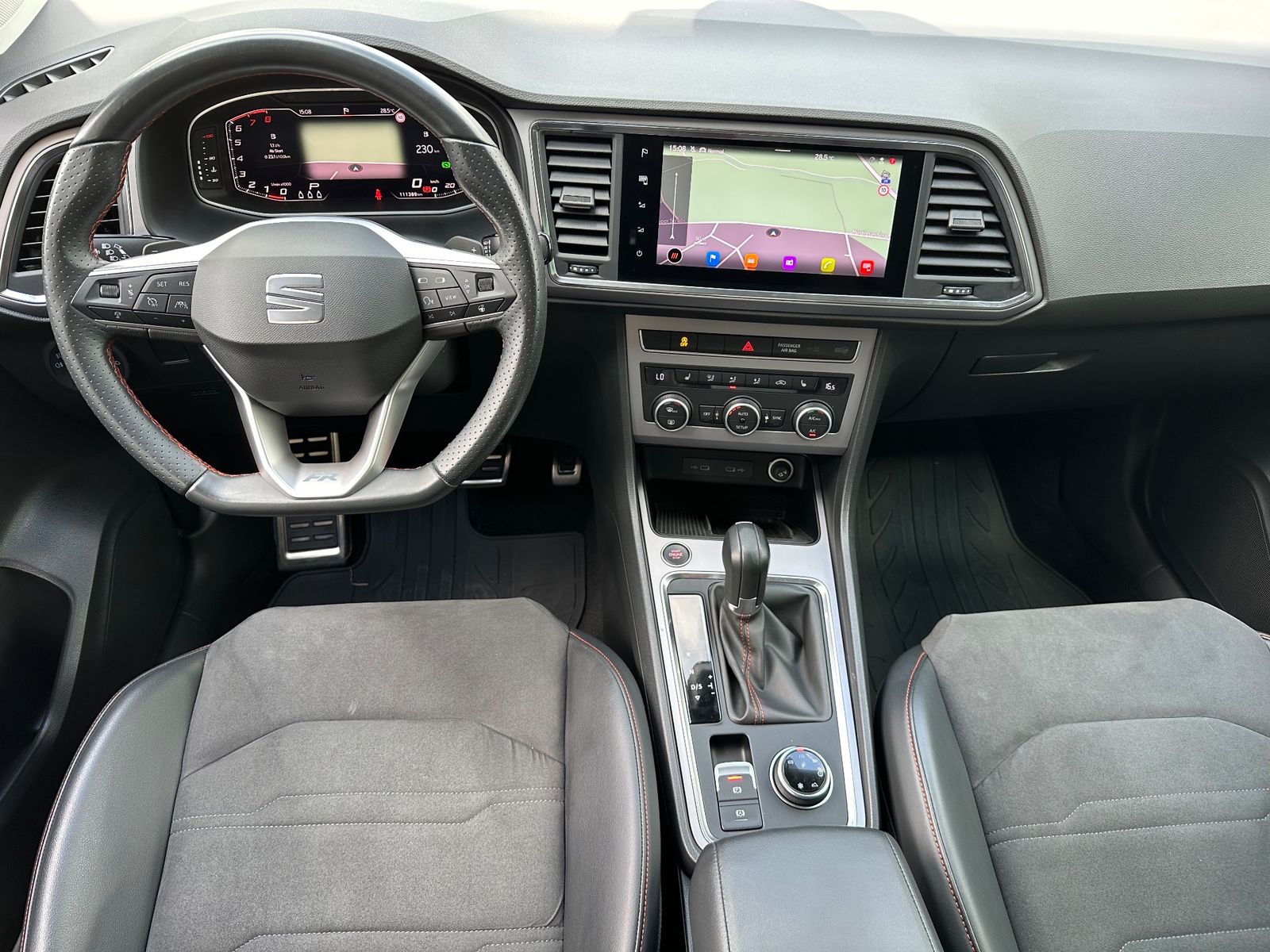 Fahrzeugabbildung SEAT Ateca FR 4Drive 2.0 TSI DSG NAV+LED+KAM+ACC