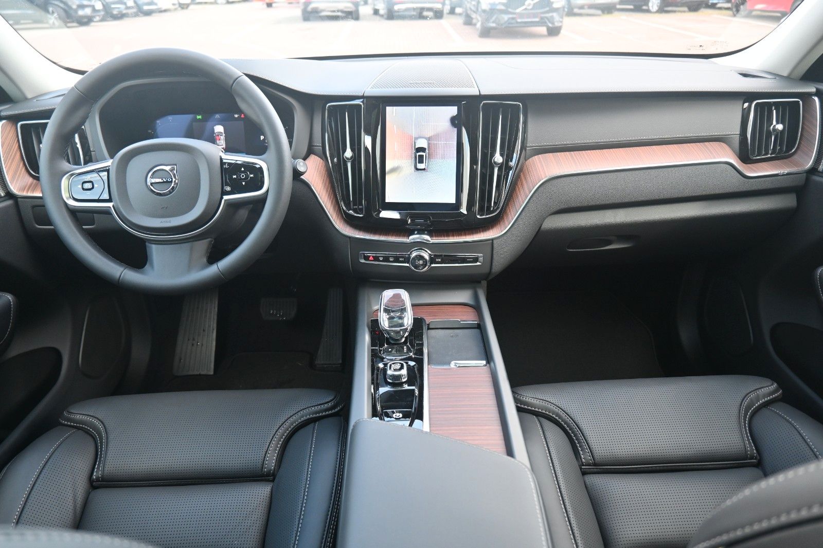 Fahrzeugabbildung Volvo XC60 B4 D AWD Ultimate Dark*STDHZG*360°*LUFT*ACC