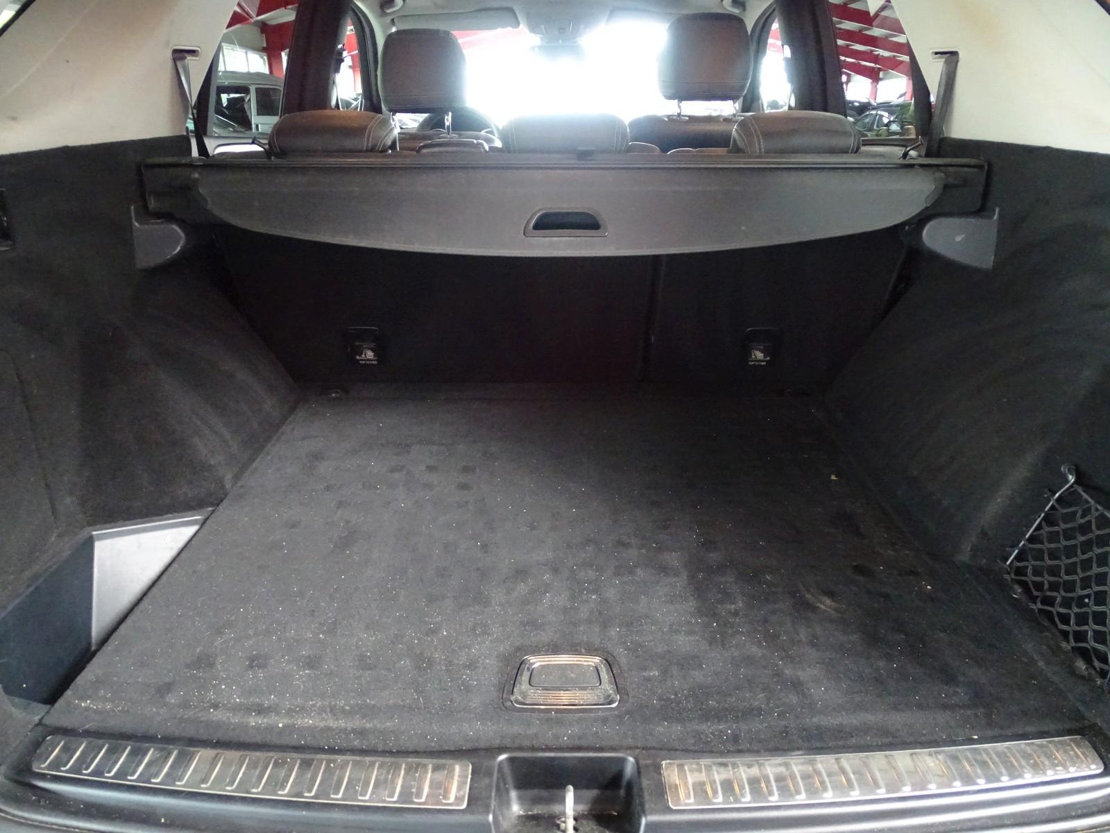 Mercedes-Benz ML 350 CDI BlueTec 4Matic*AHK+PANO+LEDER