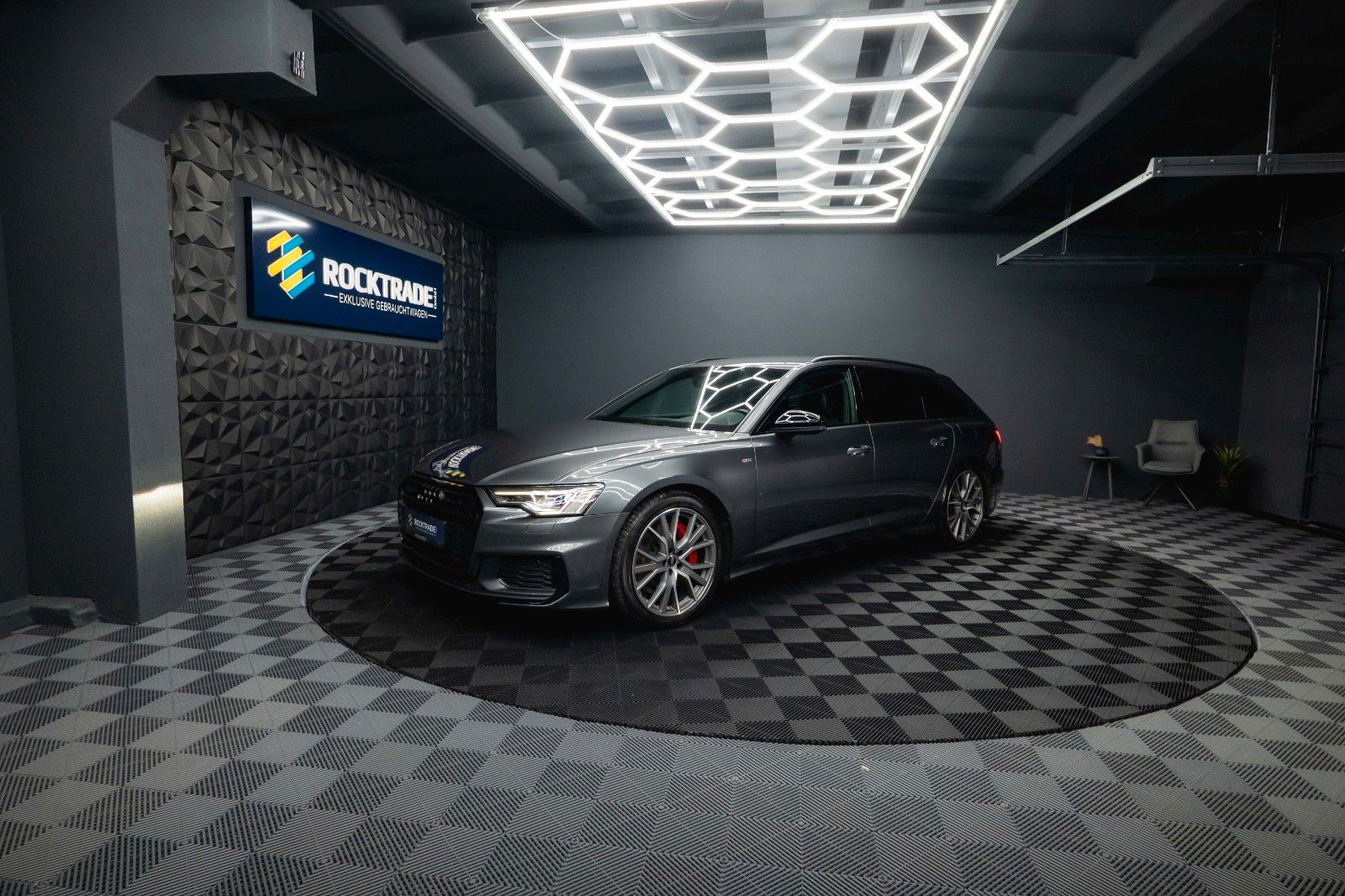 Fahrzeugabbildung Audi A6 Avant 55 TFSIe quattro S-Line Sport *LED*B&O*