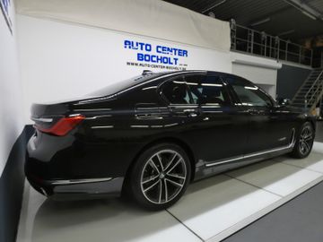 BMW 745 - 11