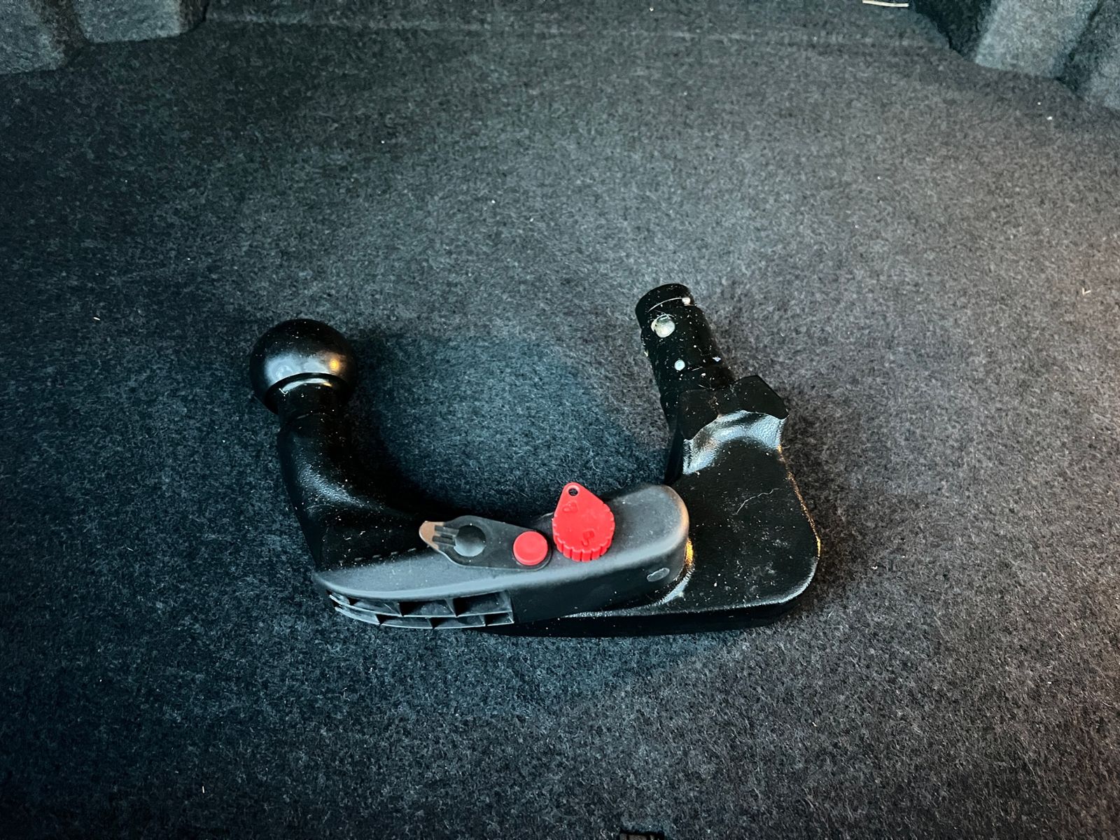 Fahrzeugabbildung Volkswagen T-Roc Cabrio R-Line Black AHK BEATS NAVI SHZ